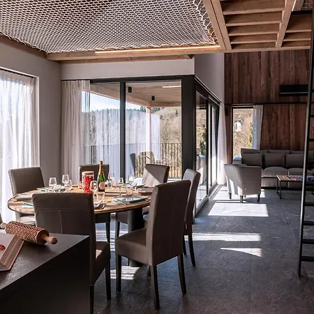 Spacious Forest Retreat For Families & Friends La Roche-en-Ardenne